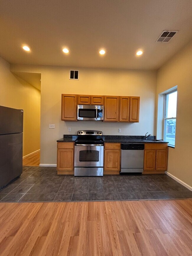 Photo - 2113 E Huntingdon St Unit 3rd Floor