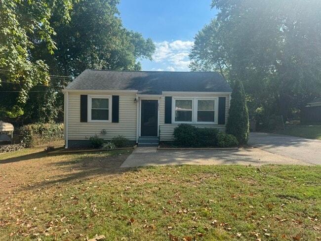 Building Photo - 2833 Colonial Cir Rental