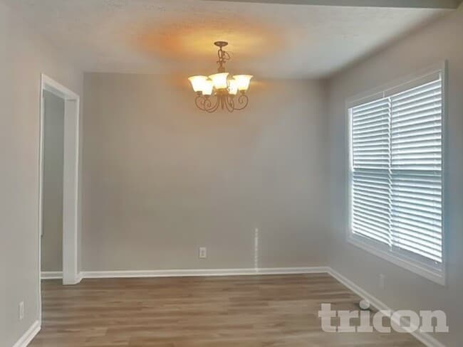 Photo - 1616 Broad Cir