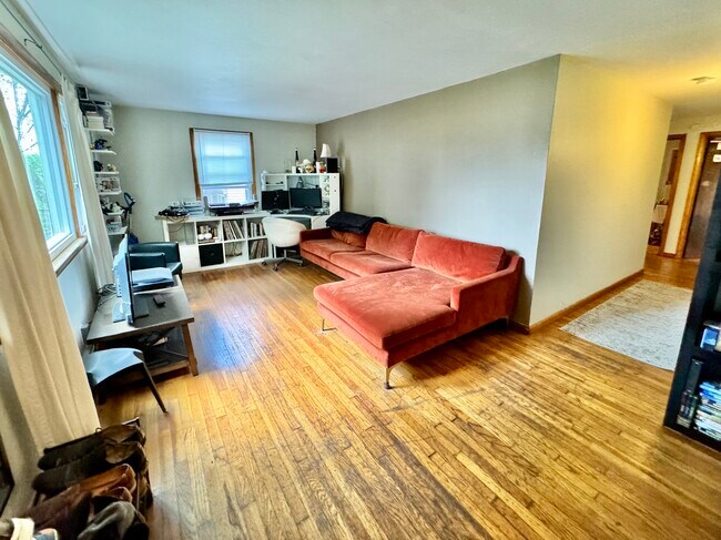 Building Photo - 64 Ridgemont St Unit 1 Rental