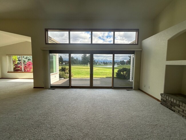 Photo - Beautiful Home on Village Greens with Vaul...