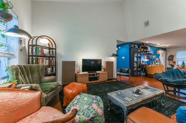 Photo - 1308 Ruthven St Unit B