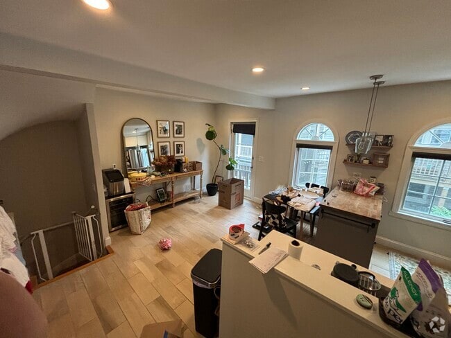 Building Photo - 179 H St Unit 1 Rental