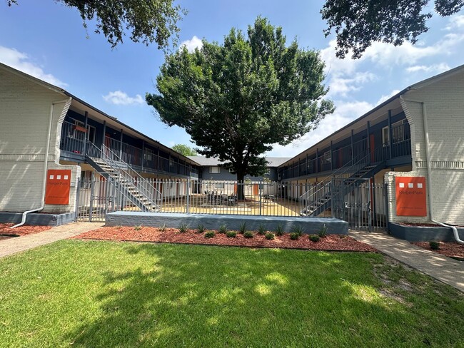 Photo - Reiger Park Apartments