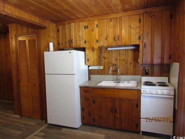 Photo - 500 25th Ave S