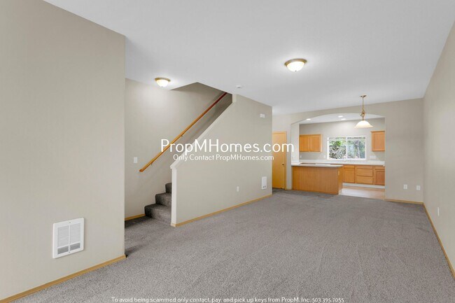 Photo - 3 Bedroom Townhome in SE - Two Primary Sui... Unit 8431 SE Brooklyn Street