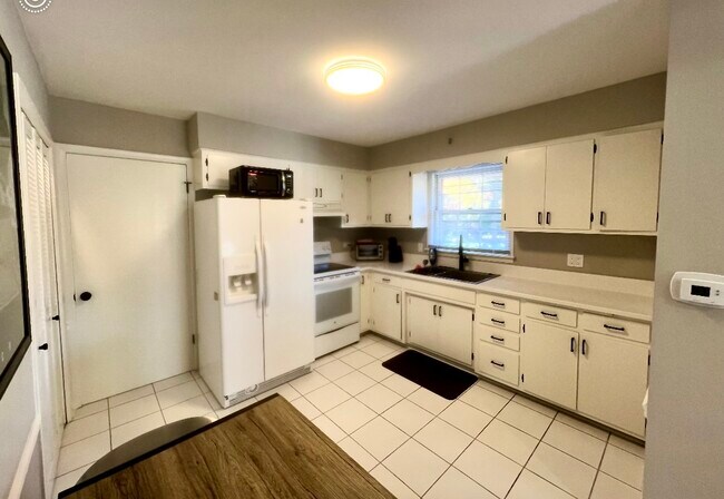 Photo - 104 Michigan Ave