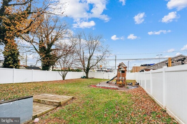 Photo - 5706 Johnson St