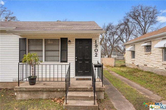 Photo - 1902 S 9th St