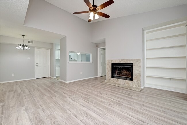 Building Photo - 6701 Sands Point Dr Unit 55