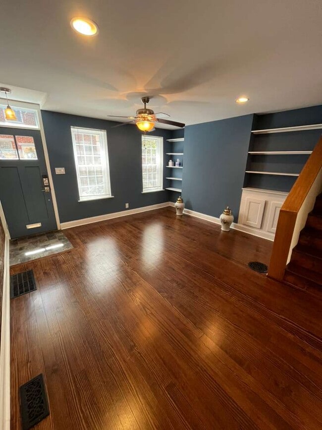 Photo - 2033 Kater St