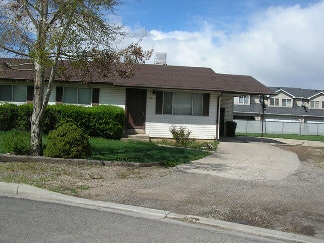 Building Photo - 265 S 900 W St