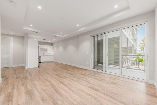 Photo - 41 SW Seminole St Unit 204