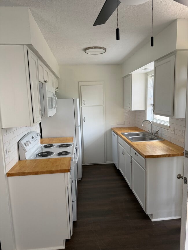 Kitchen - 7121 Richfield Dr Unit 7121 Richfield