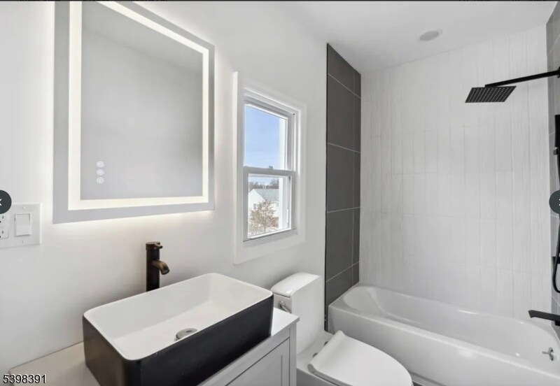 Photo - 165 Garden Ave Unit 2