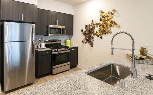 Broadstone Nob Hill apartments — community photo