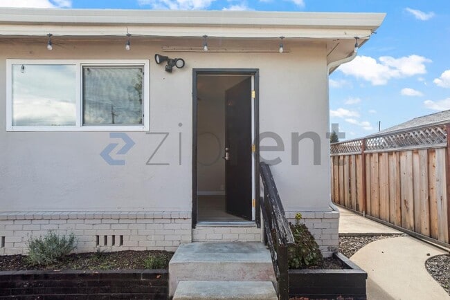 Photo - 1765 Landana Dr