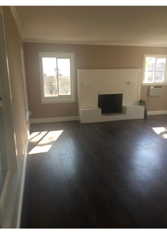 Photo - 3815 N California St