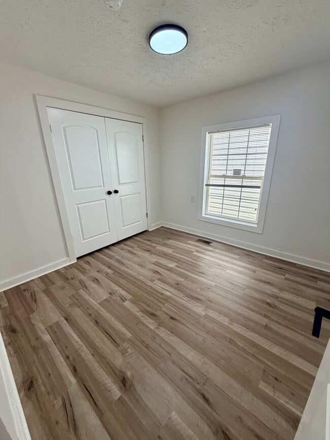 Photo - 531 Smith St