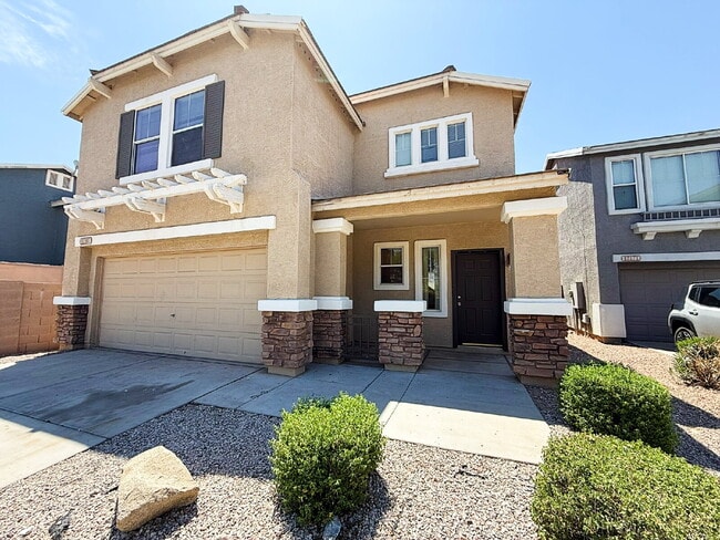 Building Photo - Freshly Updated 3-Bed, 2.5-Bath Home with ...