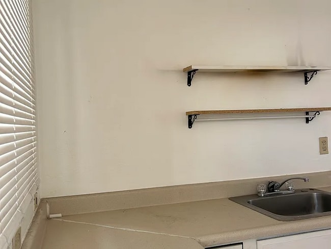 Photo - 1217 W Wabash St