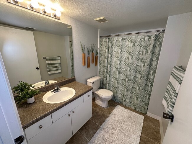 Photo - Bristol Lakes Apartments