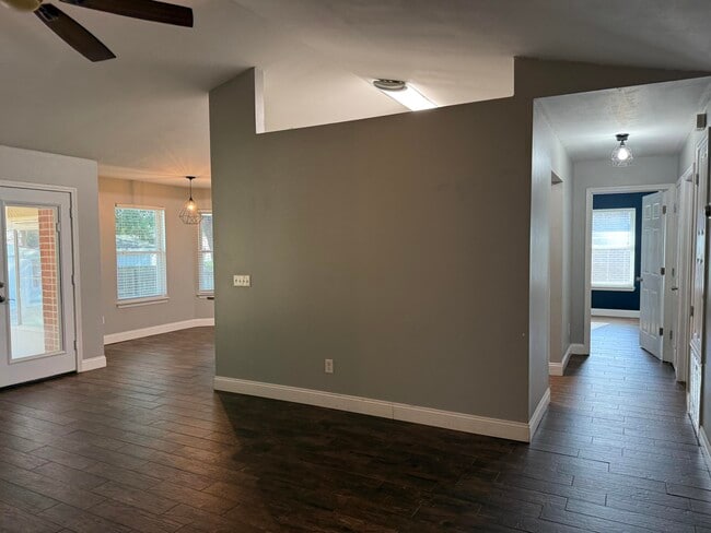 Photo - 2813 Atoka Trail