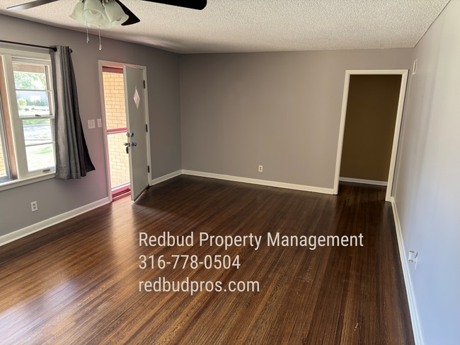 Photo - 639 S Courtleigh Dr