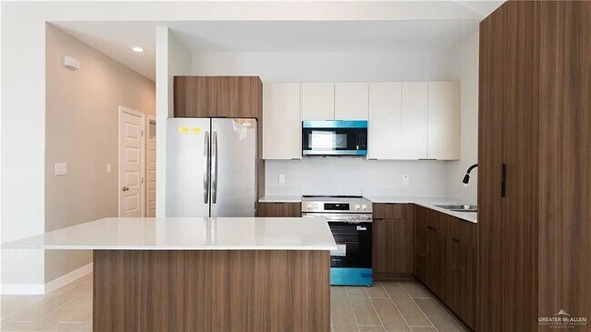 Photo - 705 Deanne Dr