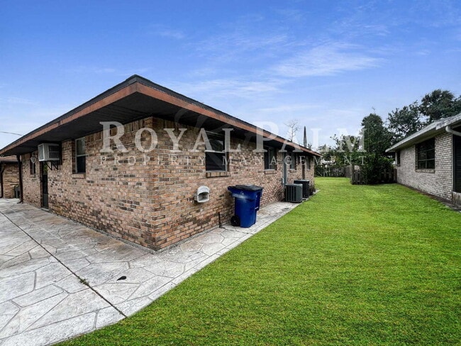 Photo - 27917 Washington St