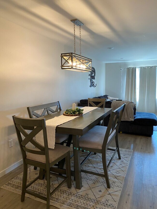 Photo - Townhouse for Rent - Thames Ct. 4 Bedroom 3 1/2 baths