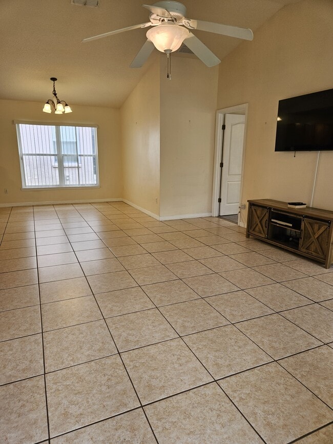 Photo - 297 Blue Jay Way