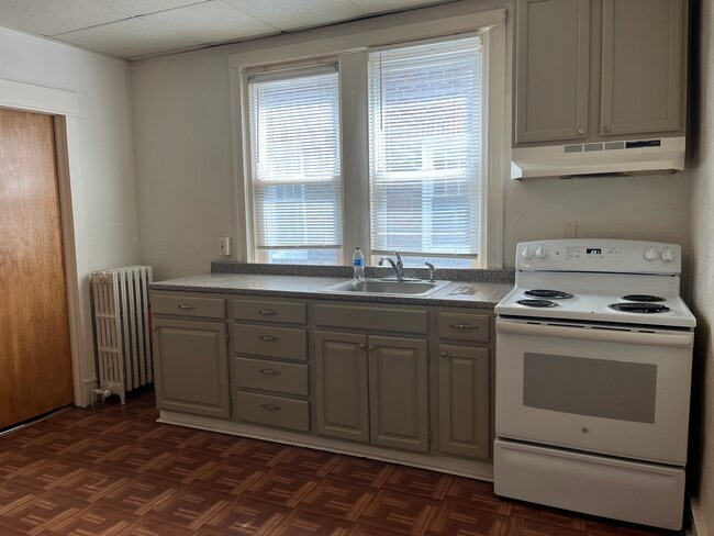 Photo - 7353 Sackett St