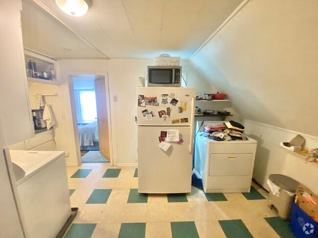 Building Photo - 210-212-212 N Willard St Unit 212 Rental