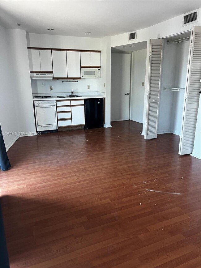 Photo - 5705 SW 72nd St Unidad 5705