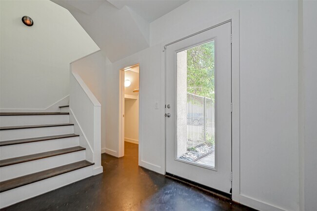 Photo - 5342 Darling St Unit B