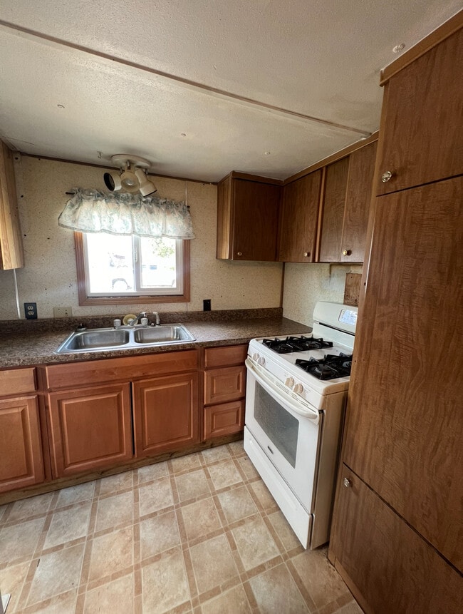 Photo - 1565 Ray's Rd House