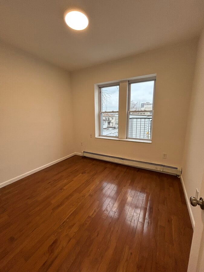 Photo - 5004 Bergenline Ave Unidad 2