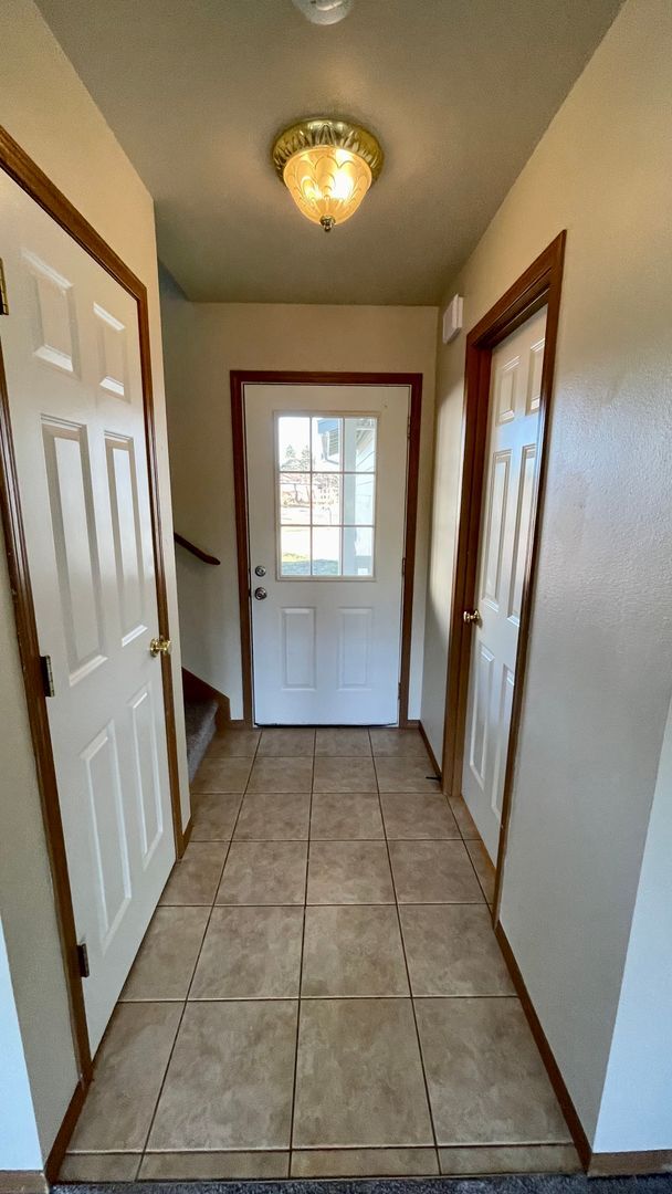725-727 Crystal Springs