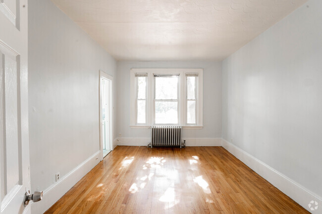 Building Photo - 1781 Commonwealth Ave Unit 3 Rental