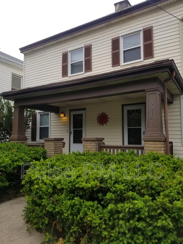 816 Montague Rd Unit U2 Left Side