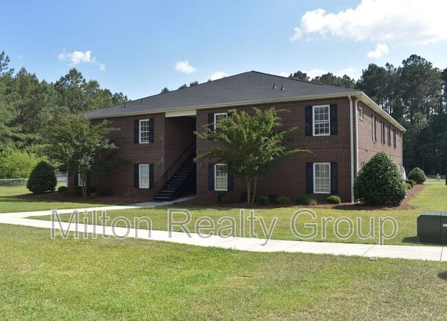 Building Photo - 44 Fantasy Ln Unit E Rental