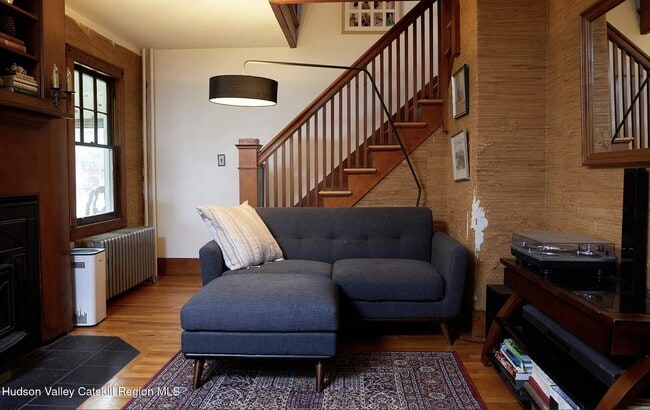 Photo - 20 Millrock Rd