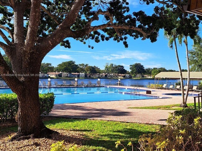 Photo - 200 Berkley Rd Unidad 101