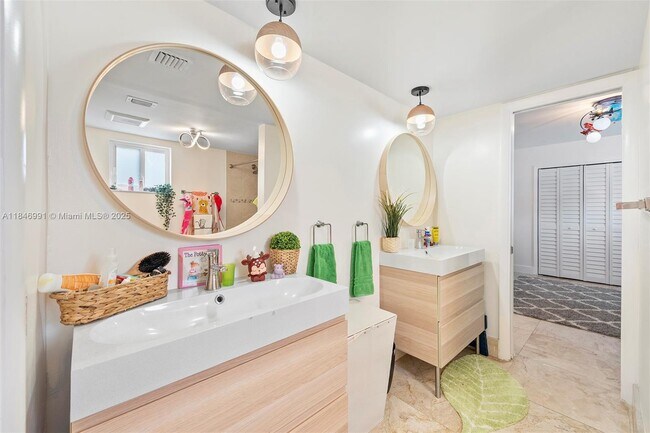 Photo - 5901 SW 56th Terrace