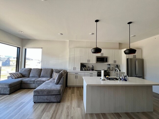 Photo - Modern Condo on West Side of Manhattan!