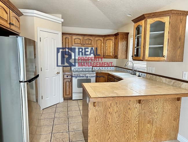 Photo - Beautiful 4 bedroom 3 bath house - attached garage