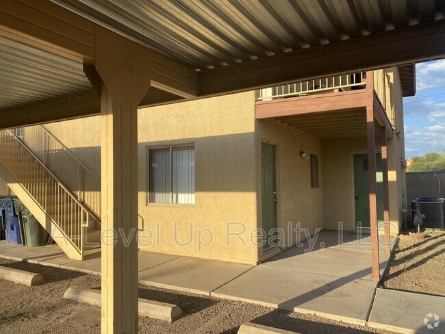 Building Photo - 208 E Yavapai Rd Rental