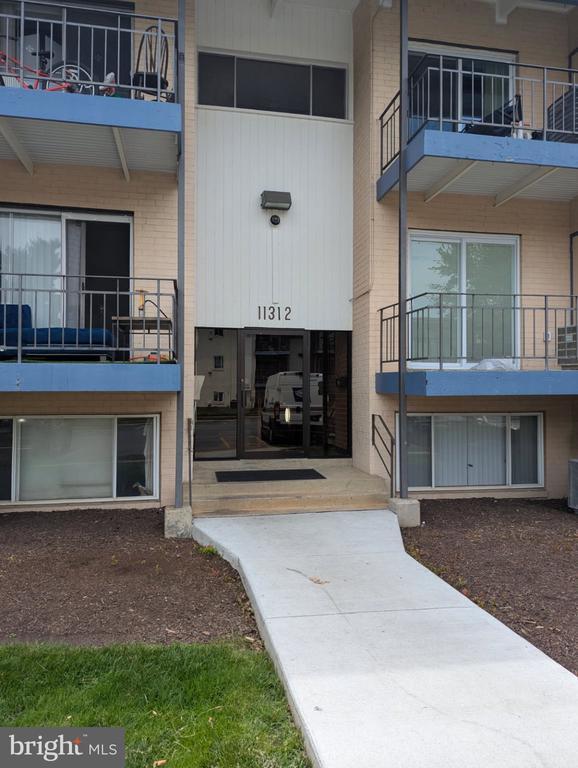 Building Photo - 11312 Cherry Hill Rd Unit 102