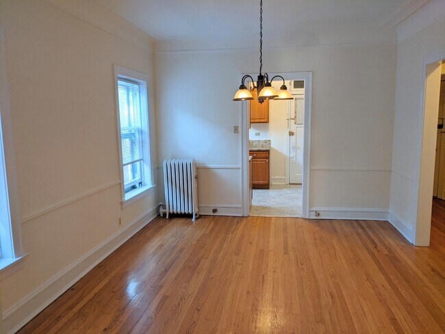 Photo - 731 Hinman Ave Unit 3W
